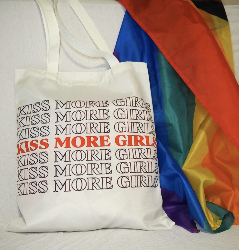 Totebag: Kiss More Girls